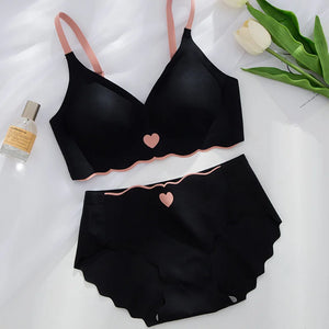 Seamless Ice Silk Lingerie Set with Heart Detail – Soft & Elegant Comfort