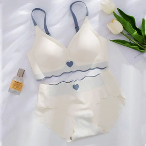 Seamless Ice Silk Lingerie Set with Heart Detail – Soft & Elegant Comfort